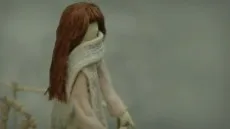 雪の降るまちを