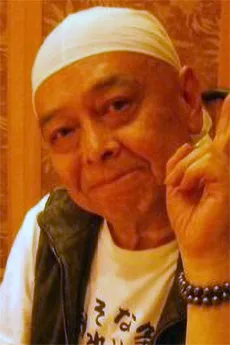 美衣暁