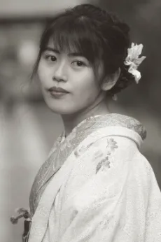 足立美緒