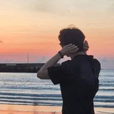 이건