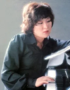 小坂恭子